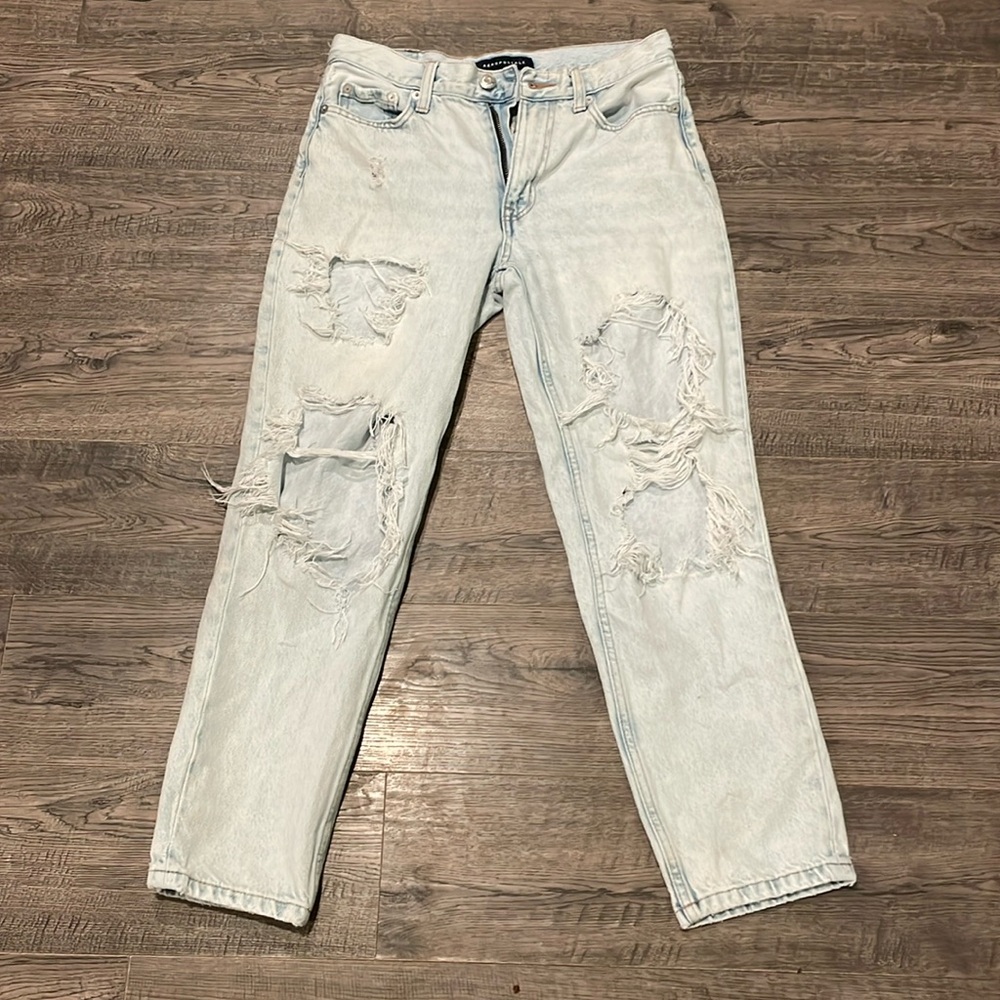 Light wash distressed mom Jean